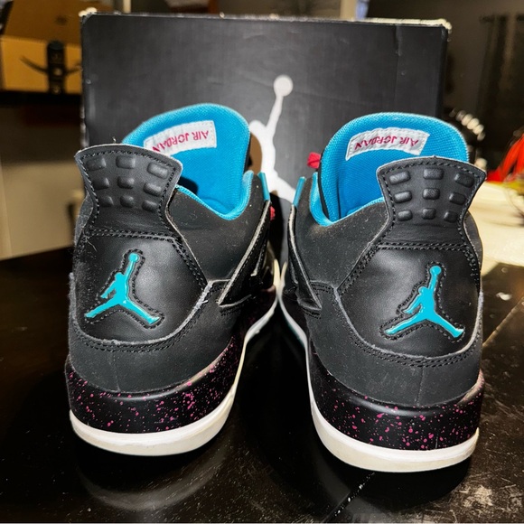 Girls Air Jordan 4 Retro - Picture 7 of 14